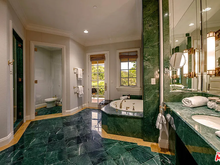 70 Beverly Park — Photo 17