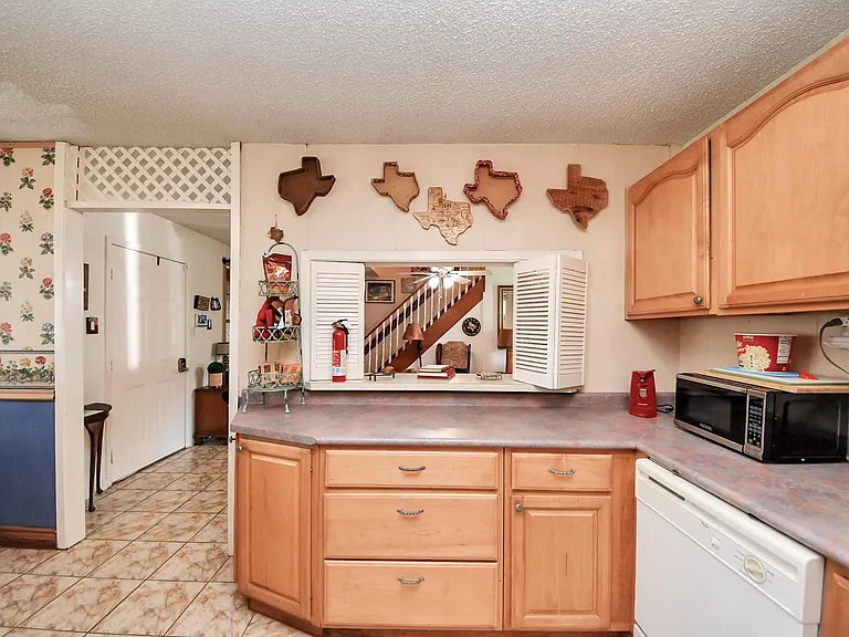 17018 Water Oak Dr #B — Photo 16