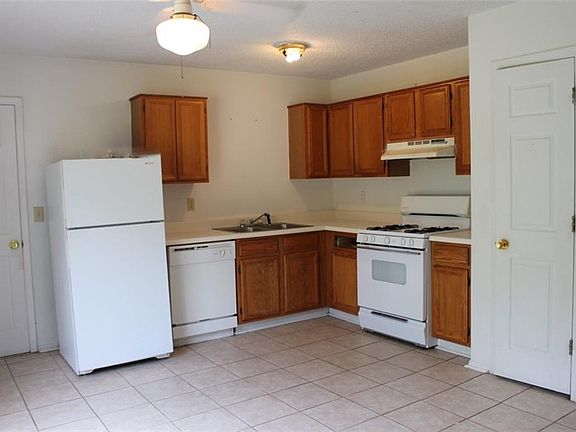 3rd image of 1506 Chelsea Downs Dr NE