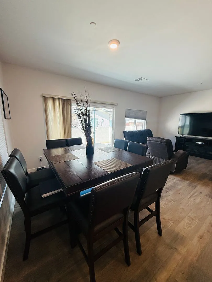 Beautiful 3-Bedroom Home in Gated El Cajon Community — Photo 3