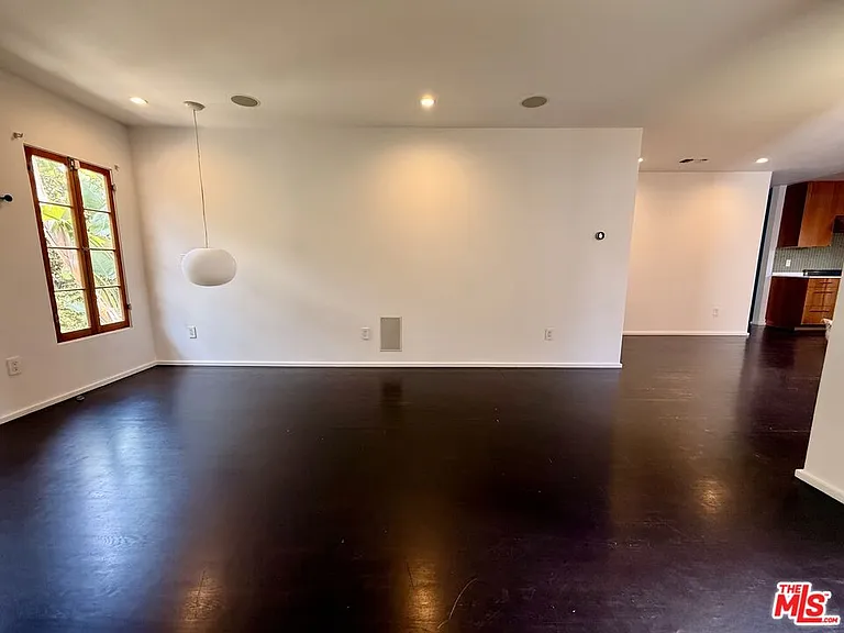4248 Lexington Ave — Photo 7
