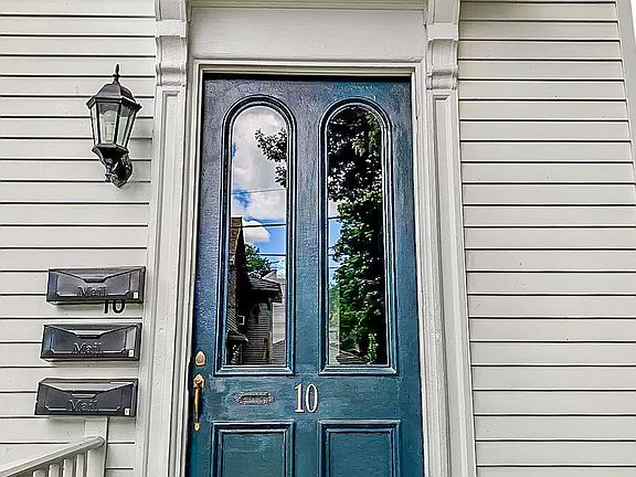 2nd image of 10 Winter St #1