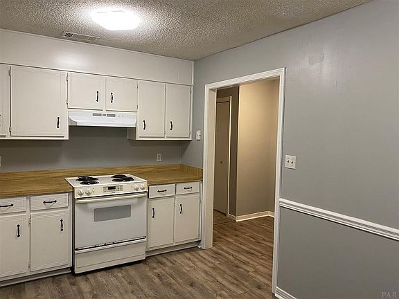 4th image of 1350 Fairchild St #B
