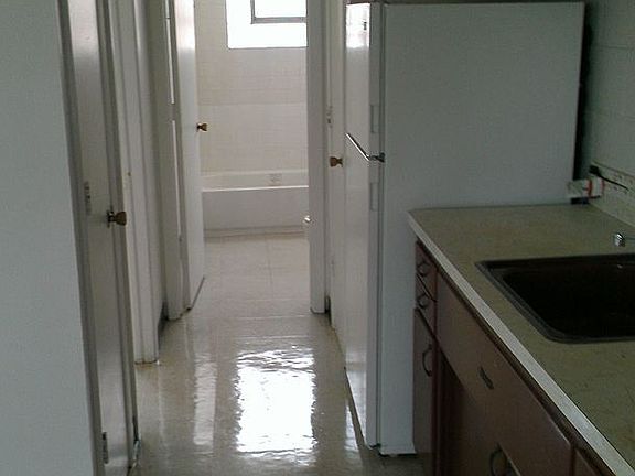 3rd image of 1143 Lathrop Ave APT 7