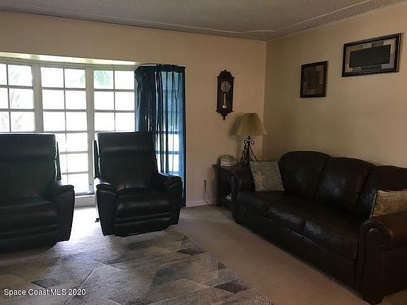 2nd image of 405 E Amherst Cir