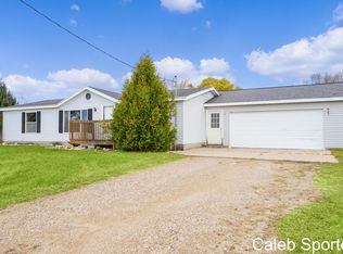 4135 Sixteen Mile Rd, Kent City, MI 49330