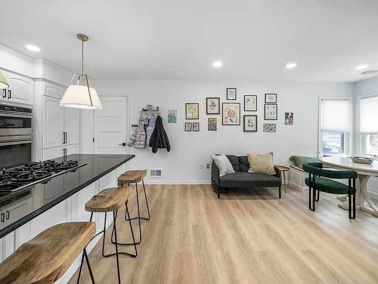 66 Claridge Ct — Photo 35