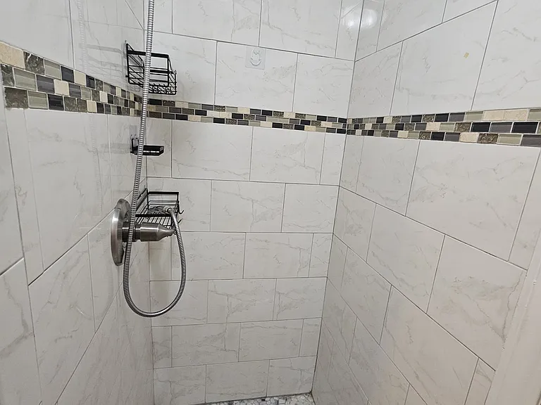 28 E Grand Ave #B1 — Photo 6