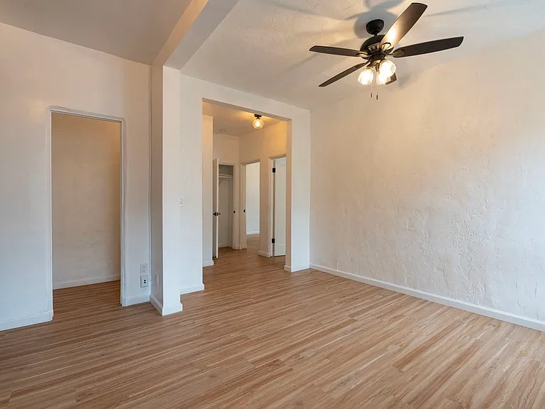 1665 N Sycamore Ave — Photo 30