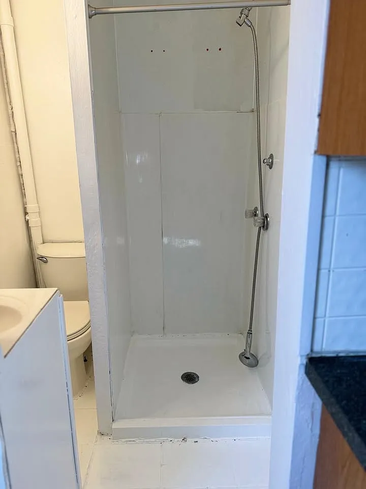 Studio, 200 sqft, $795 — Photo 3