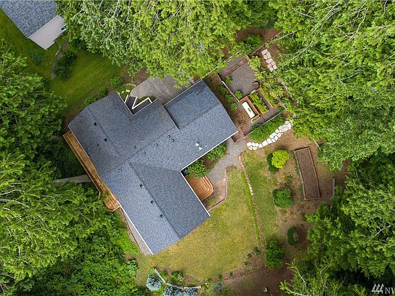 3rd image of 136 Polo Park Dr