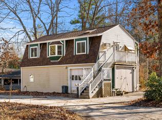 20 Collettes Grove Rd, Derry, NH 03038