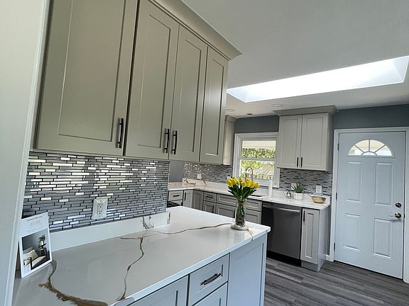 5th image of 12903 Morningside Ln