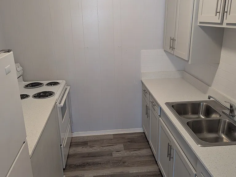 1311 1/2 21st St #2 — Photo 1