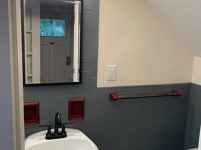 1/2 bath