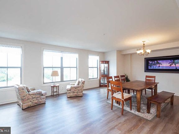 2nd image of 485 Harbor Side St APT 601