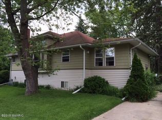 2239 Parkview Ave, Kalamazoo, MI 49008