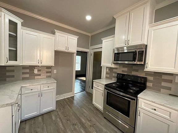 4th image of 741 Arnold Ave