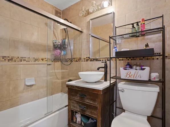 1200 East 53rd Street image 5 of 10