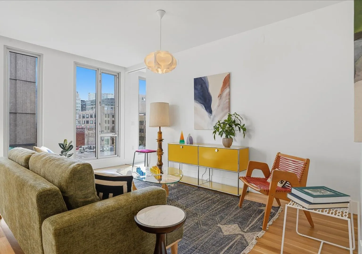 937 Condos - South Facing 2 Bed/2 Bath W/Parking/Storage/Concierge/All Utilities Except Electrici... — Photo 3