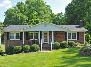 1106 Pineside Dr, Clemmons, NC 27012