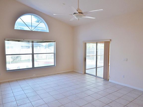 2nd image of 2187 Hedgerow Dr