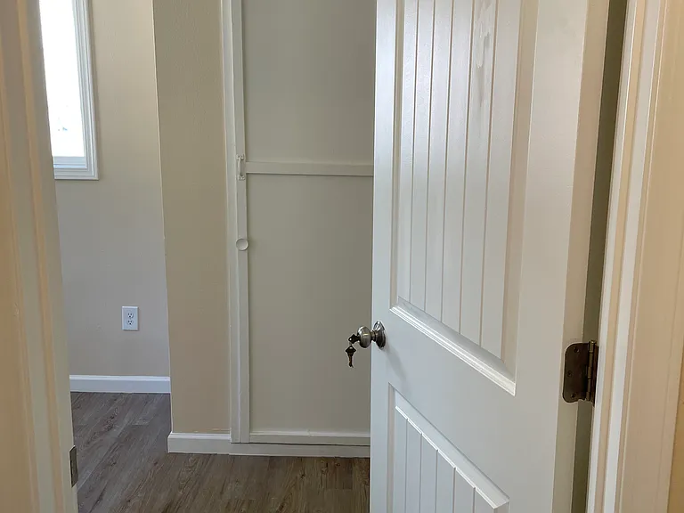 708 S Director St — Photo 10