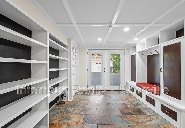 7020 Bonnamere Dr — Photo 25