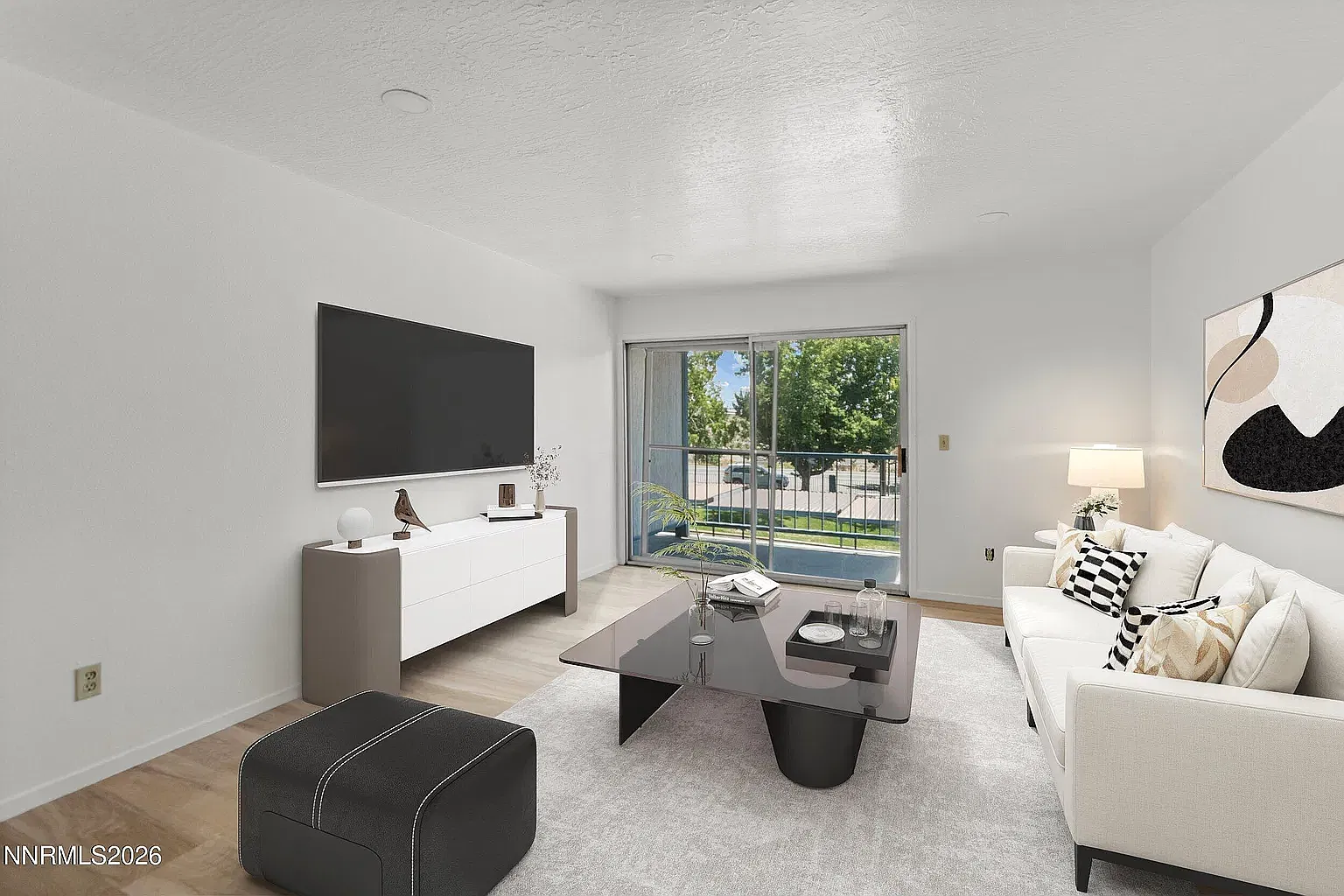 2 bed, 928 sqft, $2,200 — Photo 2