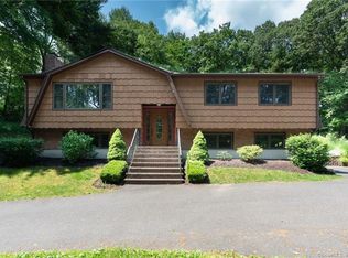 131 Quaker Farms Rd, Oxford, CT 06478