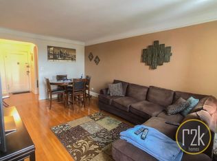 3450 29th St APT 6E, Astoria, NY 11106