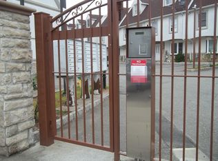 7 Val Sumo Ln, Newark, NJ 07105