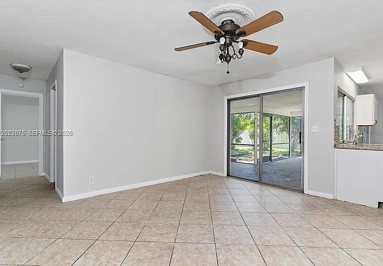 3910 NW 4th Ct — Photo 12