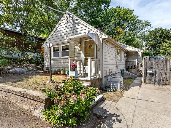 2nd image of 20 Crest Ave