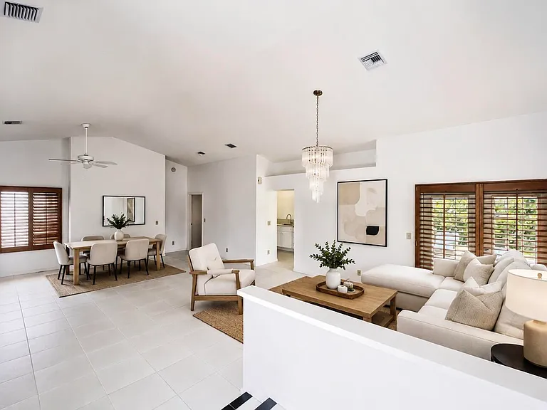 10533 Mendocino Ln — Photo 3