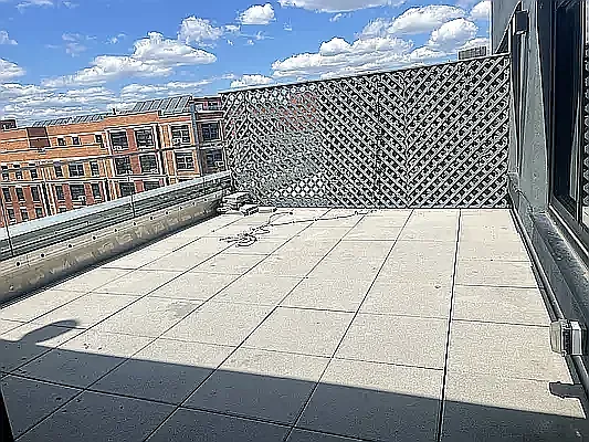 Rented by MySpaceNYC | media 20