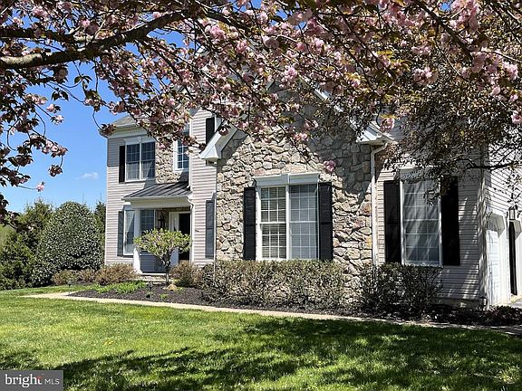 2nd image of 14835 Hunting Way