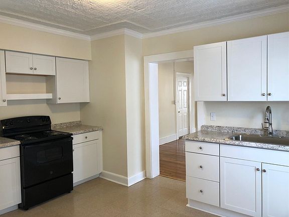 4th image of 87 Ashland St #1