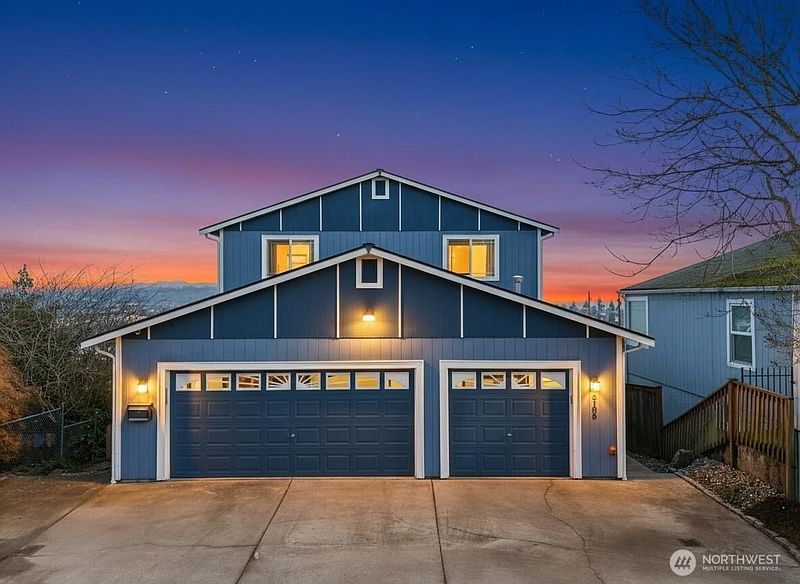 3rd image of 3108 E Valley View Terrace