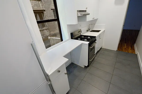 Rented by Aether Property Group | media 36