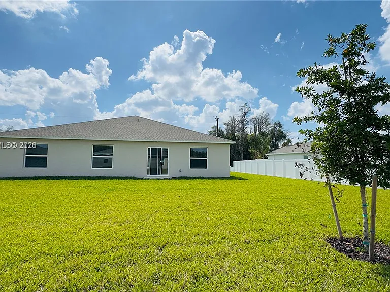 329 Marta Dr — Photo 18