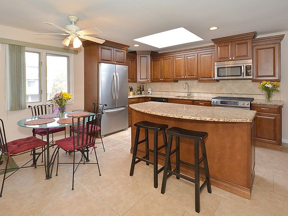 5th image of 57 S Peach Hill Ct #57