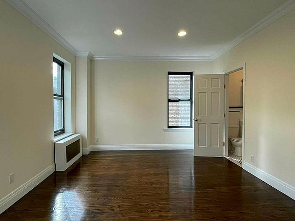 4th image of 22 W 77th St #55A