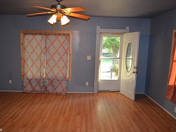 3rd image of 707 6th Ave E