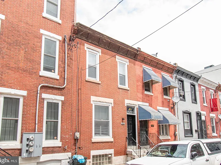 1635 Fontain St — Photo 3