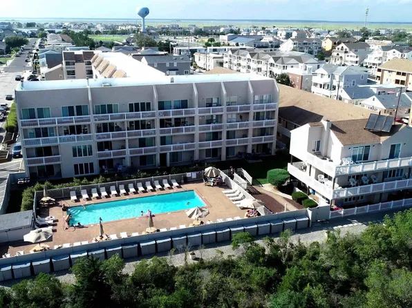 323 44th St S APT 8, Brigantine, NJ 08203