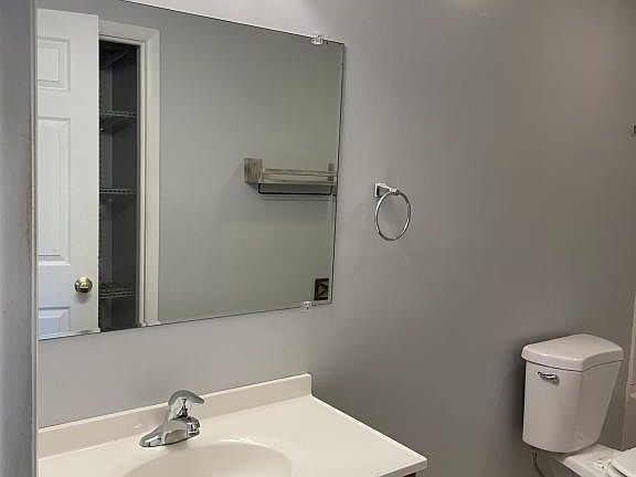 4th image of 4189 Woodland Dr