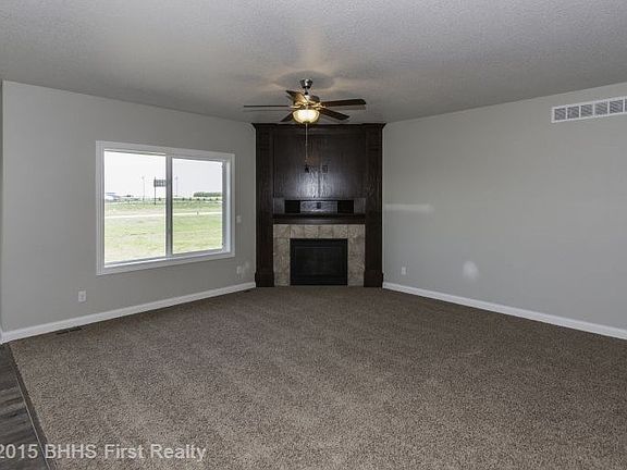 3rd image of 210 Tailfeather Dr NE