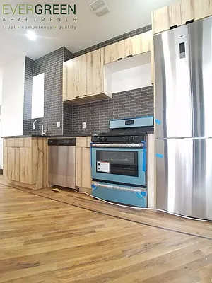 Rented by Evergreen Apartments BK | media 9