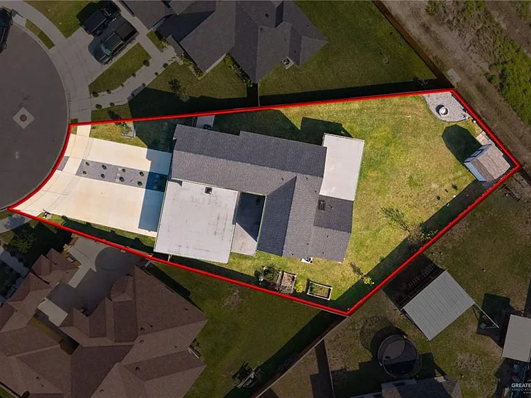 1912 Silverton Cir — Photo 31